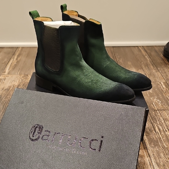 NIB Green Men's Chelsea Boots - Picture 1 of 1